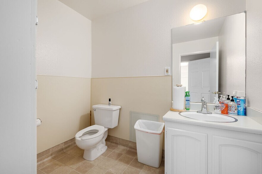 More Photos Of 935 Riverside Ave, Paso Robles Medical For Sale
