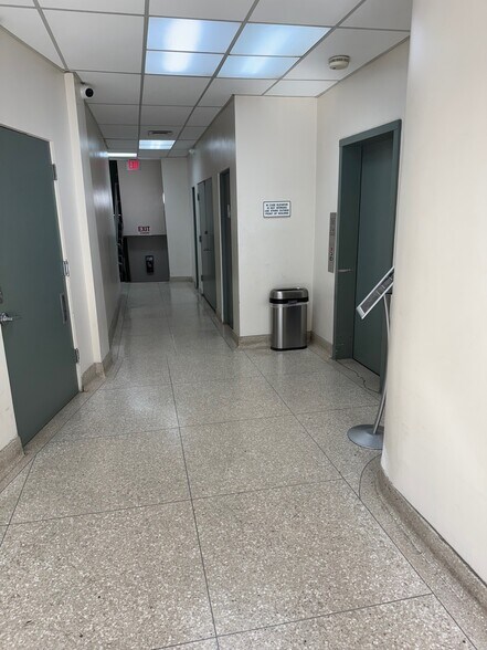 More Photos Of 5967 W 3rd St, Los Angeles Loft Creative Space For Lease