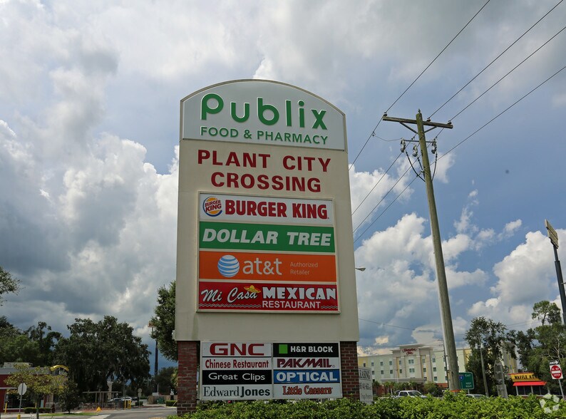 More Photos Of 2501-2621 Thonotosassa Rd, Plant City General Retail For Lease