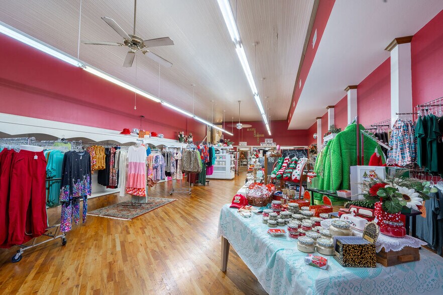 More Photos Of 106 W Columbia St, San Augustine Storefront Retail Office For Sale