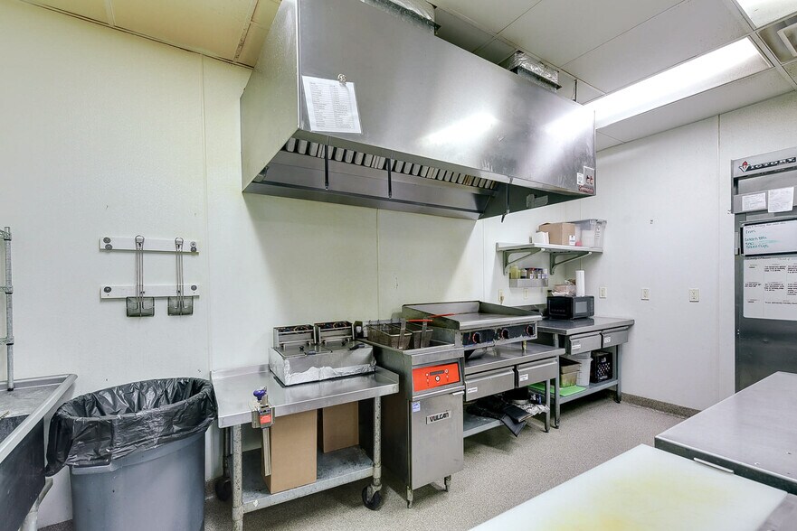 More Photos Of 1818 Central Ave, Auburn General Retail For Sale