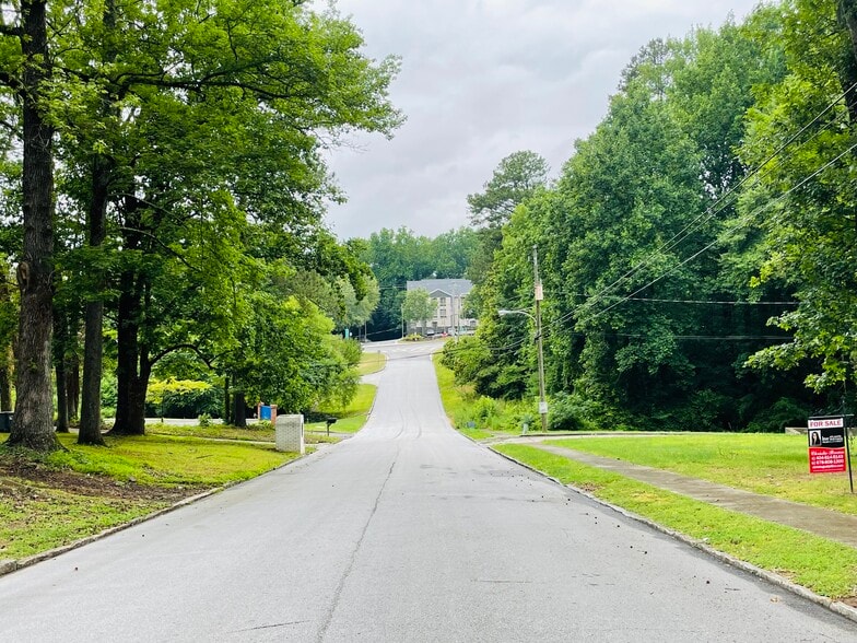 More Photos Of 2239 Scenic Dr, Snellville Office For Sale