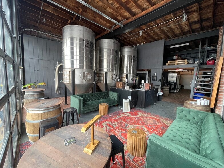 More Photos Of 776 Tolland St, East Hartford Warehouse For Sale