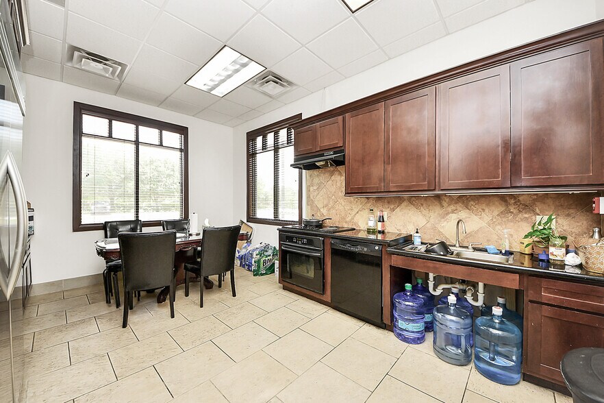 More Photos Of 4610 Riverstone Blvd, Missouri City Medical For Sale