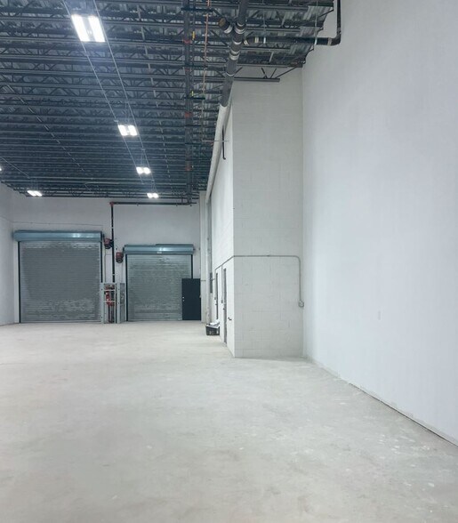 More Photos Of 101 Chestnut Ave, Staten Island Distribution For Lease