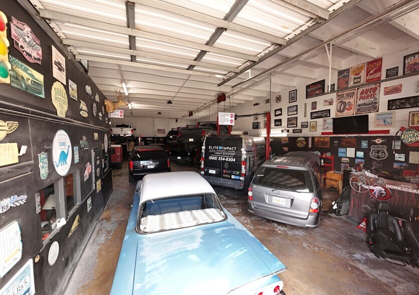 More Photos Of 12432-12454 SW 128th St, Miami Warehouse For Sale