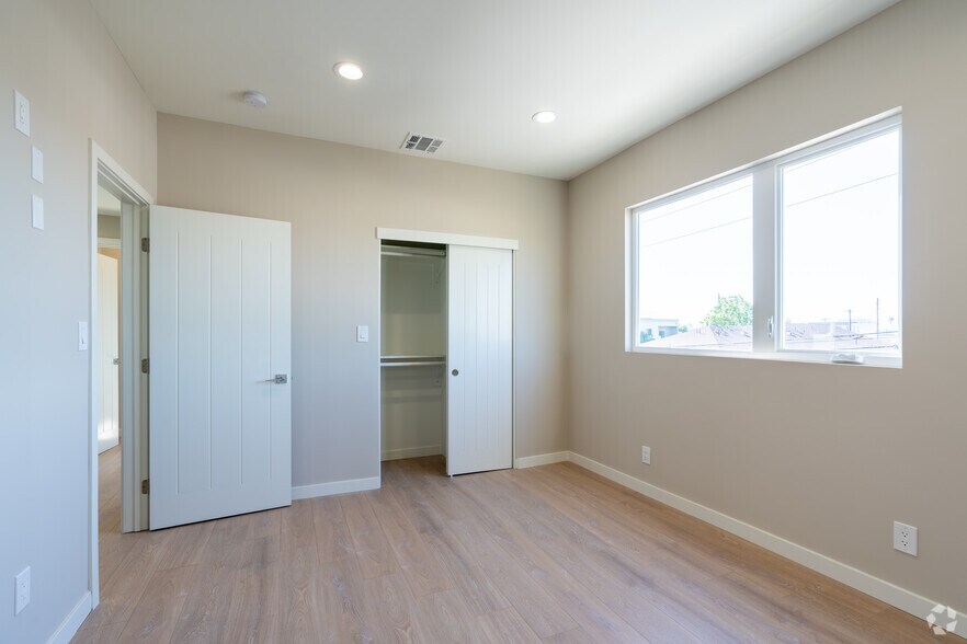 More Photos Of 11437 Hatteras St, North Hollywood Apartments For Sale