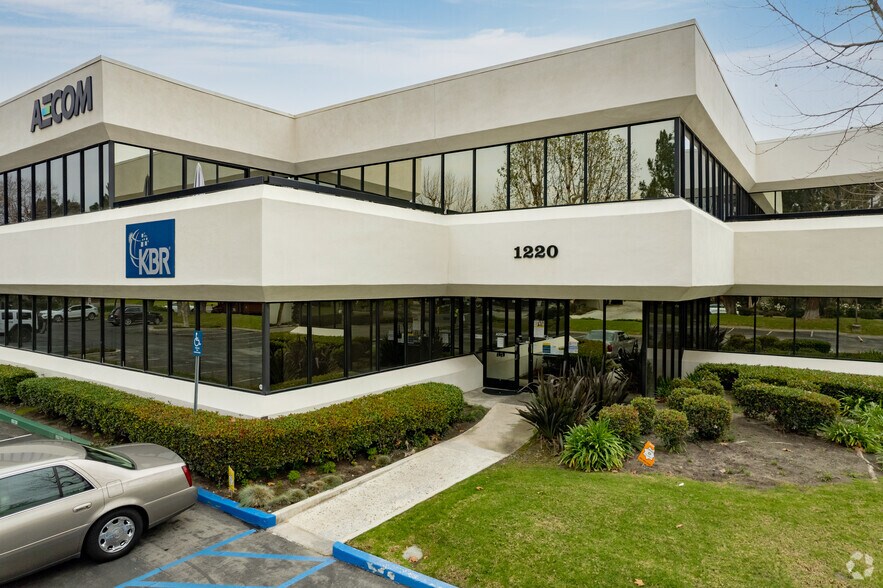 Primary Photo Of 1220 Avenida Acaso, Camarillo Warehouse For Lease