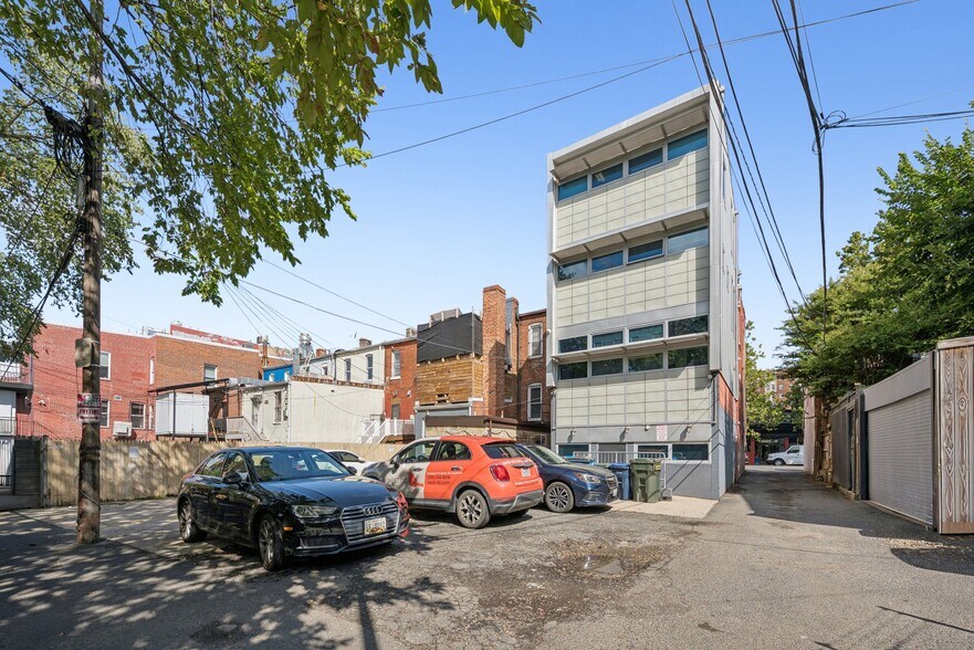 More Photos Of 1508 U St NW, Washington Office For Sale