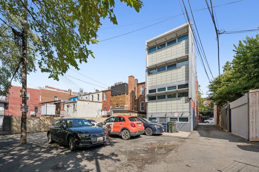 More Photos Of 1508 U St NW, Washington Office For Lease