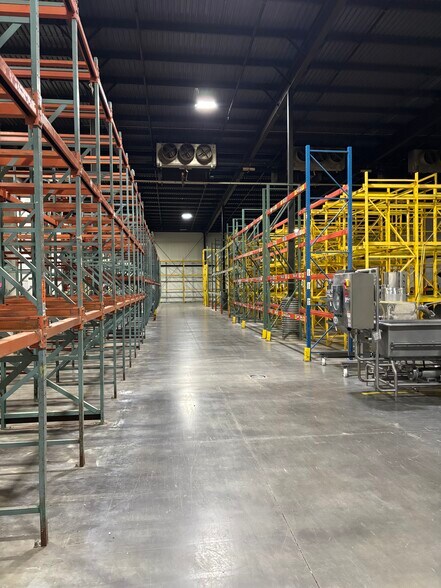 More Photos Of 13190 Velp Ave, Suamico Warehouse For Lease