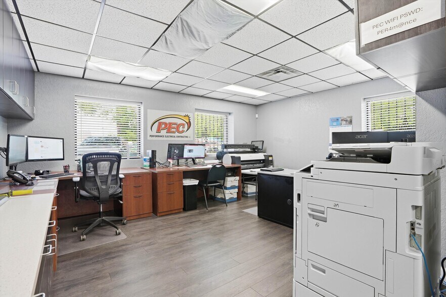 More Photos Of 3508 Lenox Ave, Jacksonville Office For Lease