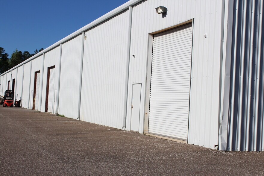 More Photos Of 14476 Duval Pl W, Jacksonville Unknown For Lease