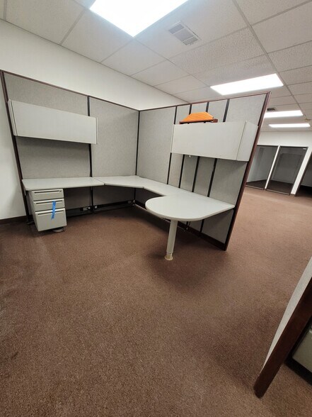 More Photos Of 2245 Royal Ln, Dallas Warehouse For Lease