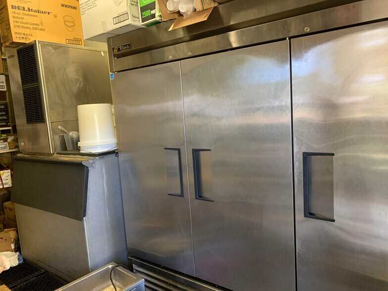 More Photos Of 105 N Main St, Sylvan Grove Restaurant For Sale