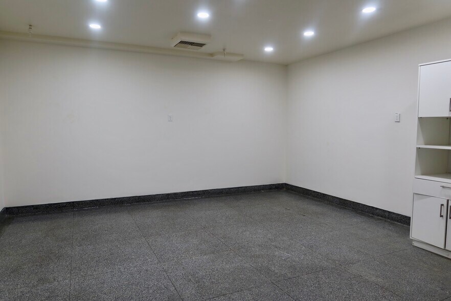 More Photos Of 5860-5862 Avalon Blvd, Los Angeles Medical For Lease