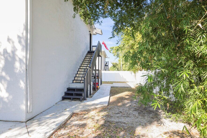 More Photos Of 7108 S Kissimmee St, Tampa Multifamily For Sale
