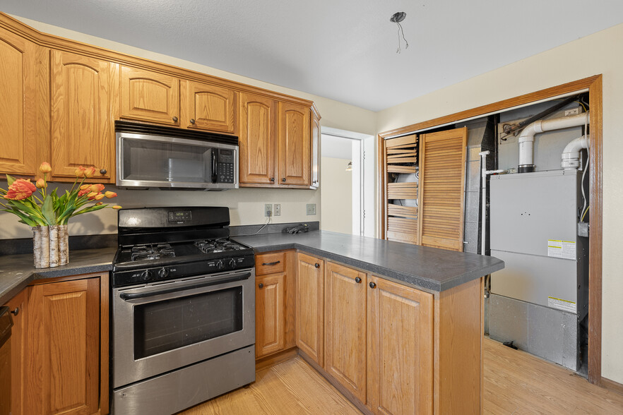 More Photos Of 306 Hillview Dr, Box Elder Office For Sale