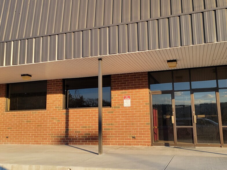 More Photos Of 2726-2708 Lee Hwy, Troutville Freestanding For Lease