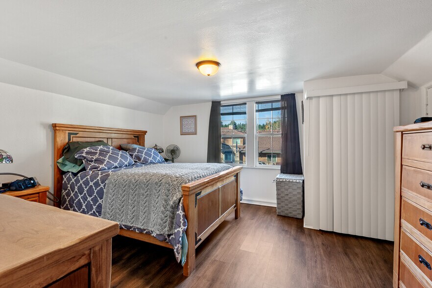 More Photos Of 207 S Division St, Pinehurst Storefront Retail Residential For Sale