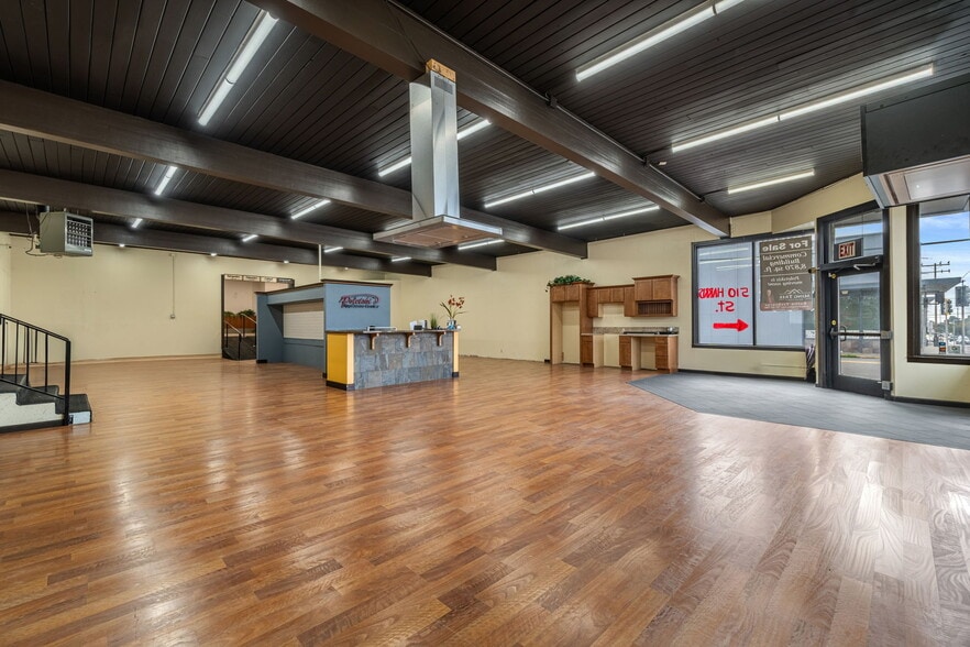 More Photos Of 341 Harris St, Eureka Storefront For Sale