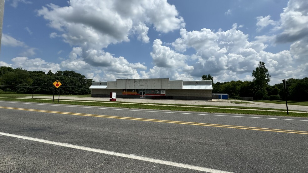 Primary Photo Of 7415 Woodbury Rd, Laingsburg Freestanding For Lease