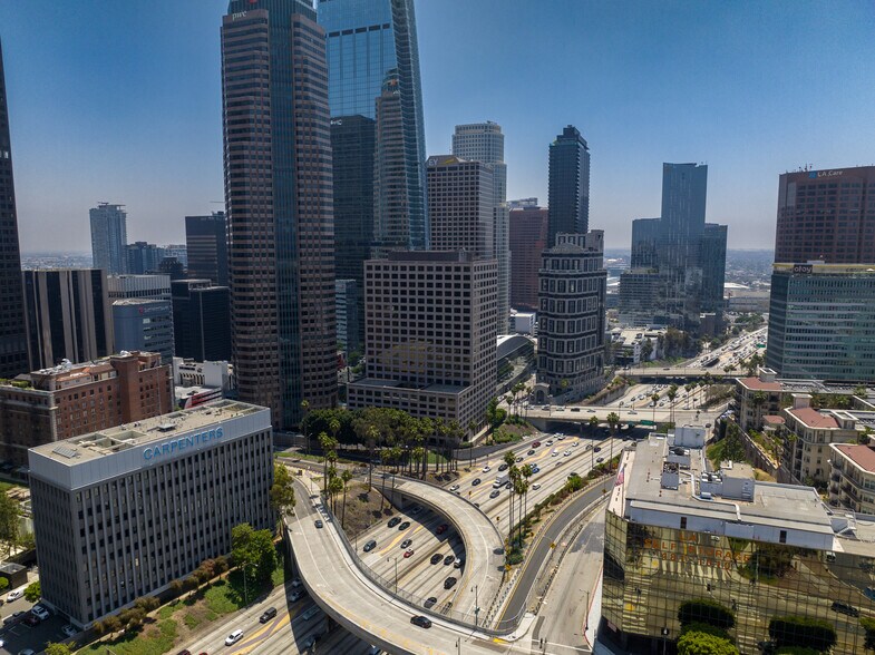 More Photos Of 915 Wilshire Blvd, Los Angeles Office For Lease