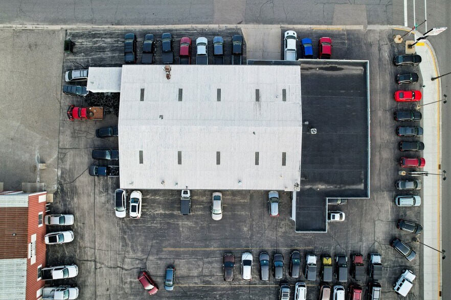 More Photos Of 515 E Wisconsin St, Portage Auto Dealership For Sale