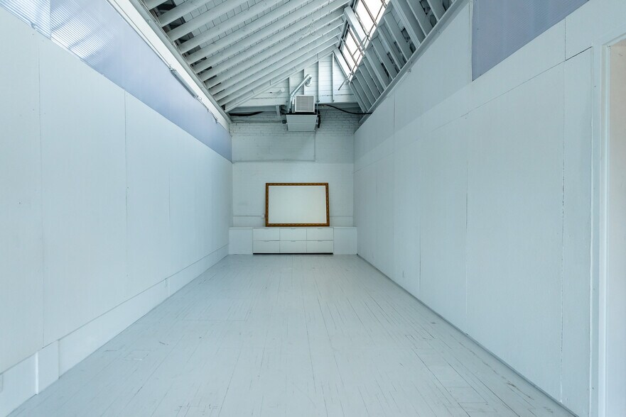 More Photos Of 4884-4892 Grand River Ave, Detroit Storefront Retail Office For Lease