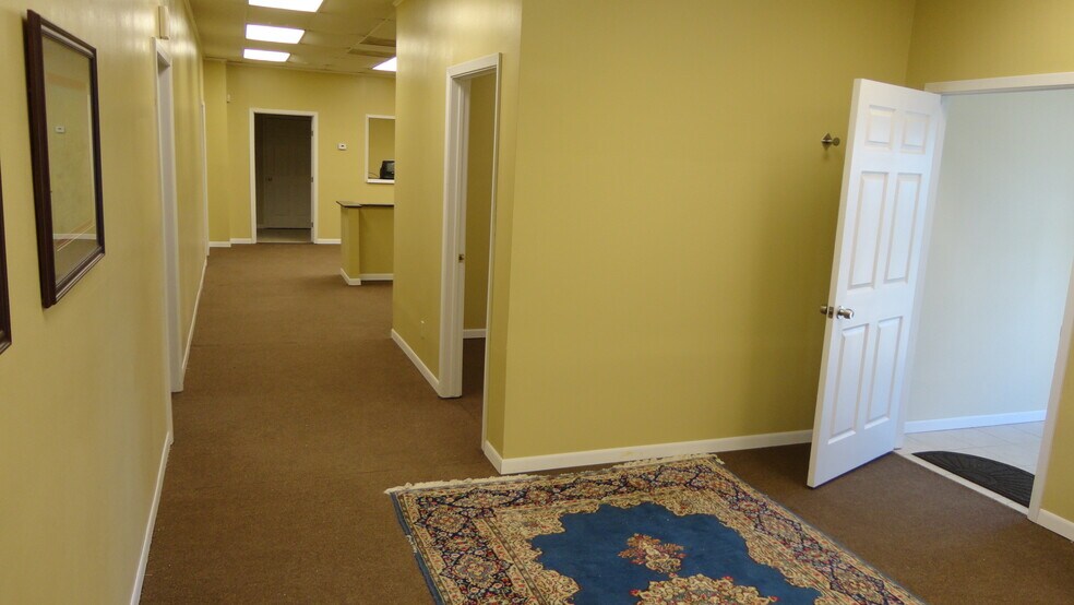 More Photos Of 8935 Baker St, Santa Fe Self Storage For Sale