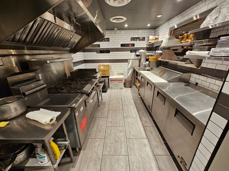 More Photos Of 3313 30 Av, Vernon Restaurant For Sale