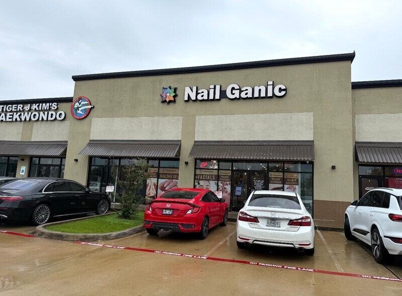 More Photos Of 12640 Broadway St, Pearland Freestanding For Lease