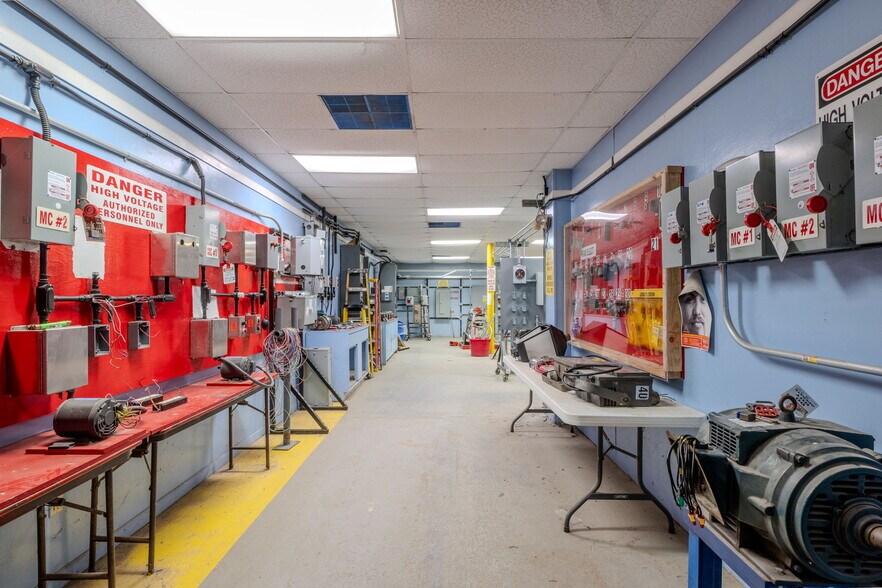 More Photos Of 222 Walcot Rd, Westlake Warehouse For Sale