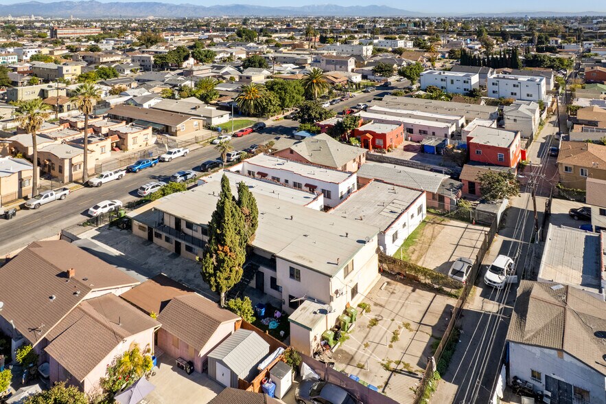 More Photos Of 732 W 76th St, Los Angeles Apartments For Sale