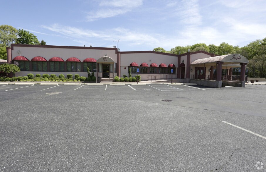 More Photos Of 457 County Road 111, Manorville Restaurant For Sale