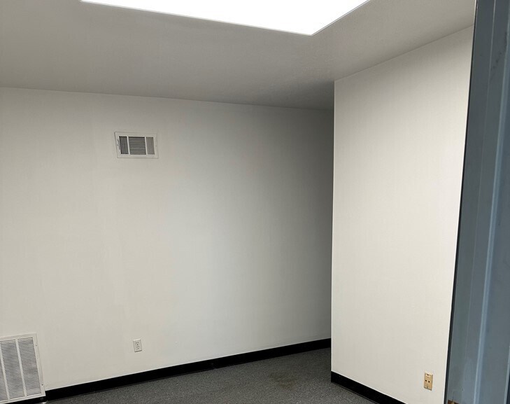 More Photos Of 642 US Highway 80 E, Sunnyvale Flex For Lease