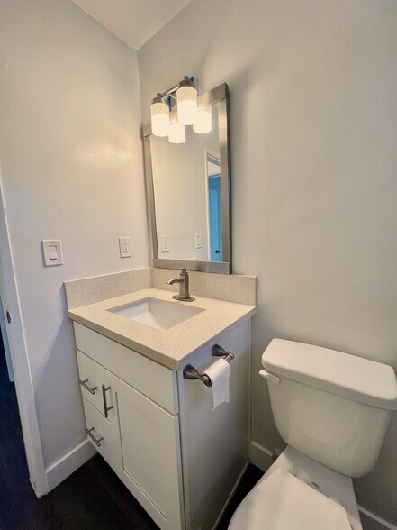 More Photos Of 1014 N Oxford Ave, Los Angeles Apartments For Sale