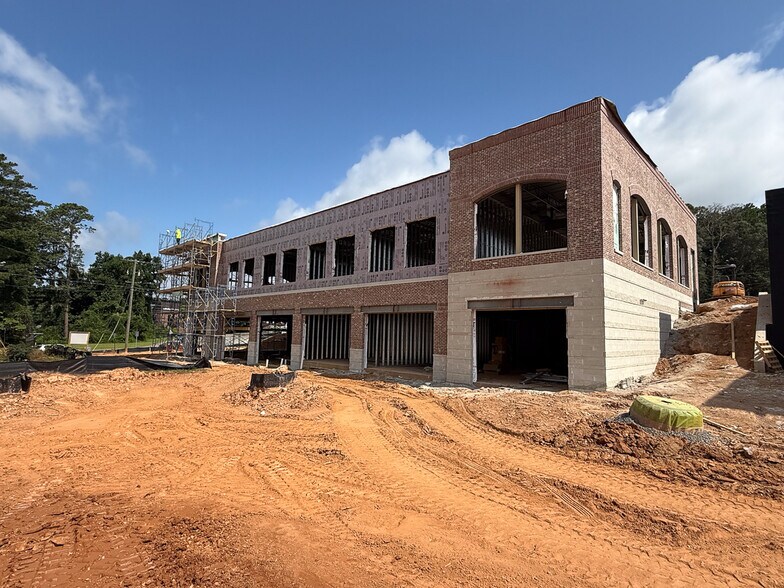 More Photos Of 0 Towne Lake Pky, Woodstock Unknown For Lease