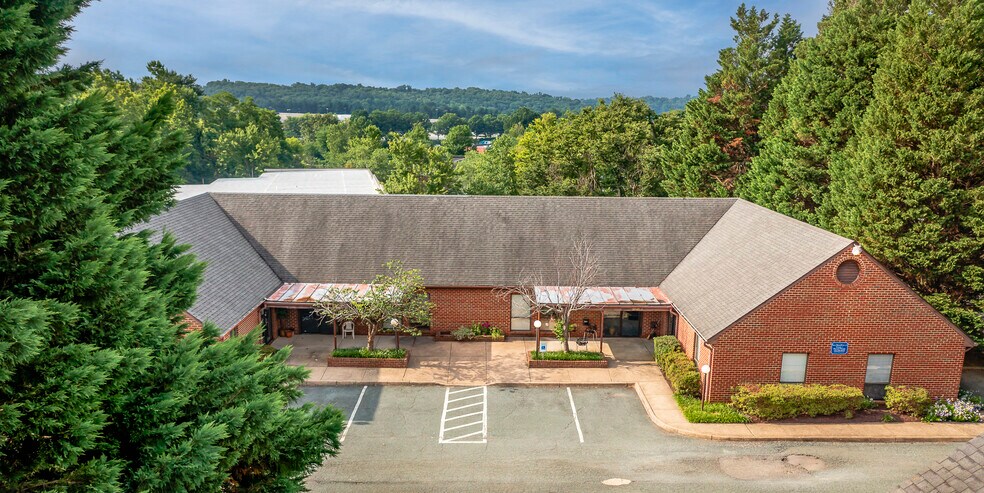 More Photos Of 3040 Berkmar Dr, Charlottesville Medical For Lease
