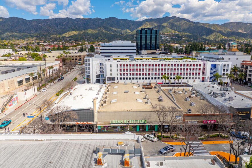 More Photos Of 328-330 N San Fernando Blvd, Burbank Storefront For Lease