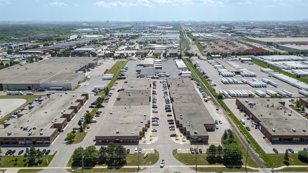 More Photos Of 2053 N Williams Pky, Brampton Light Distribution For Sale