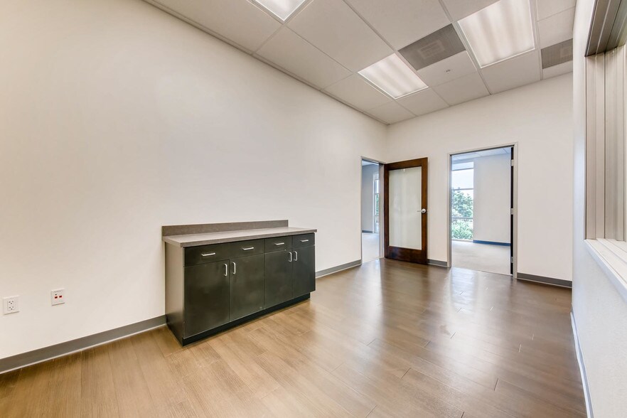 More Photos Of 6162 Innovation Way, Carlsbad Flex For Sale