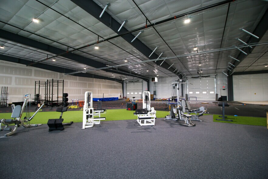 More Photos Of 250 Delaware St, Norwalk Light Manufacturing For Lease