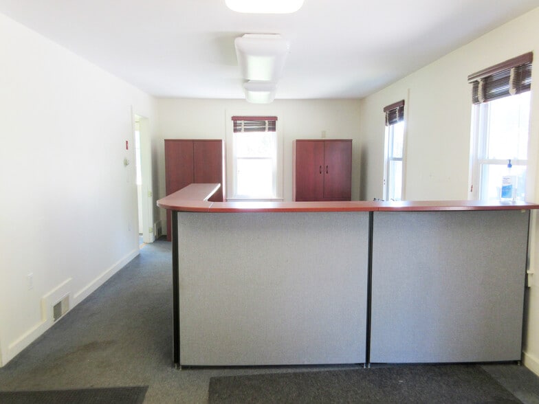 More Photos Of 122 Rabbit Rd, Salisbury Industrial For Lease
