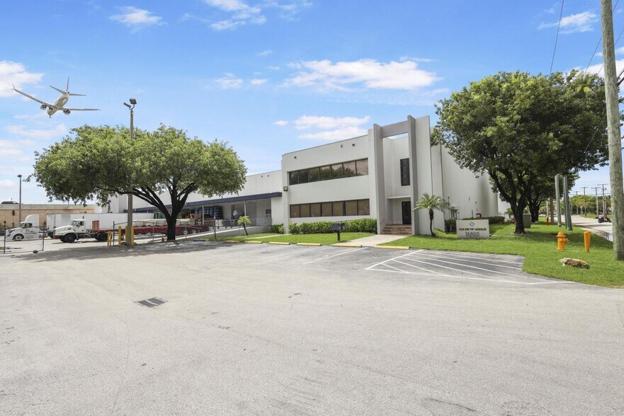 More Photos Of 10100 NW 25th St, Miami Warehouse For Lease