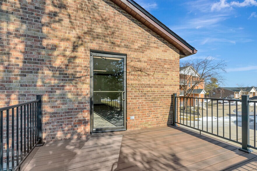 More Photos Of 2327 Anderson Rd, Crescent Springs Office For Lease