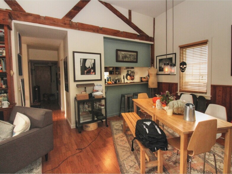 More Photos Of 5224 Shelburne Rd, Shelburne Apartments For Lease