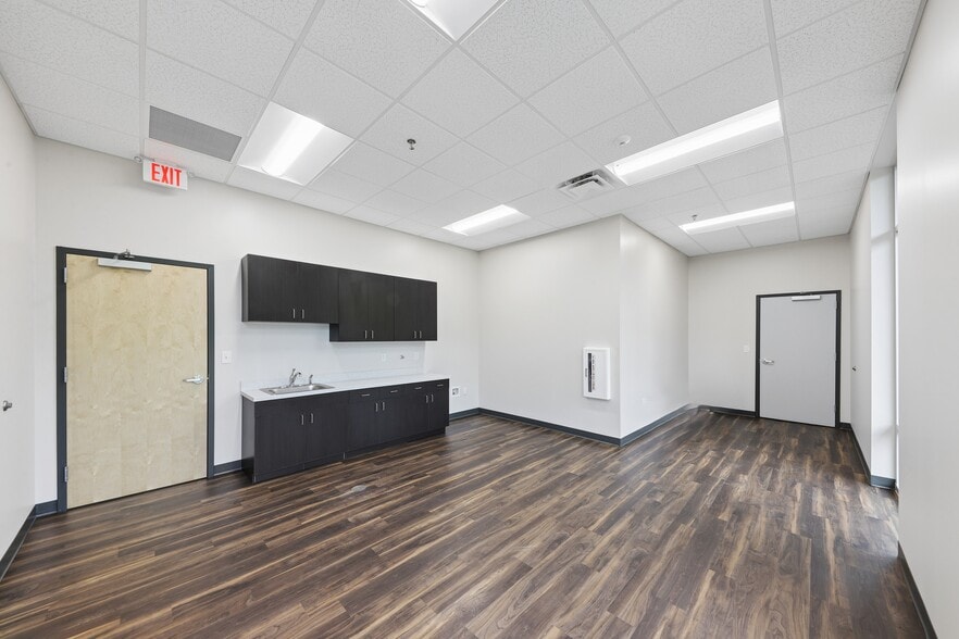 More Photos Of 3945 Gilbert Rd, Atlanta Distribution For Lease