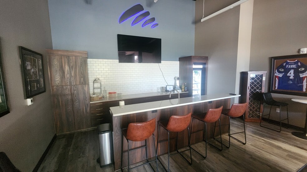 More Photos Of 1609 landmark Dr, Cottage Grove Unknown For Lease