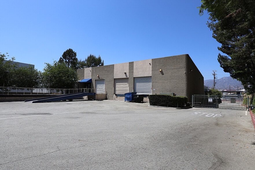 More Photos Of 4520 Electronics Pl, Los Angeles Warehouse For Lease